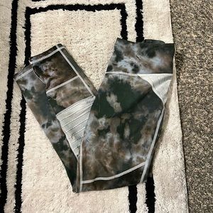 Born Primitive Alison Scudds “The Peak” Legging